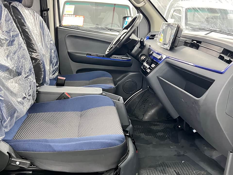 Dongfeng Yufeng EM27