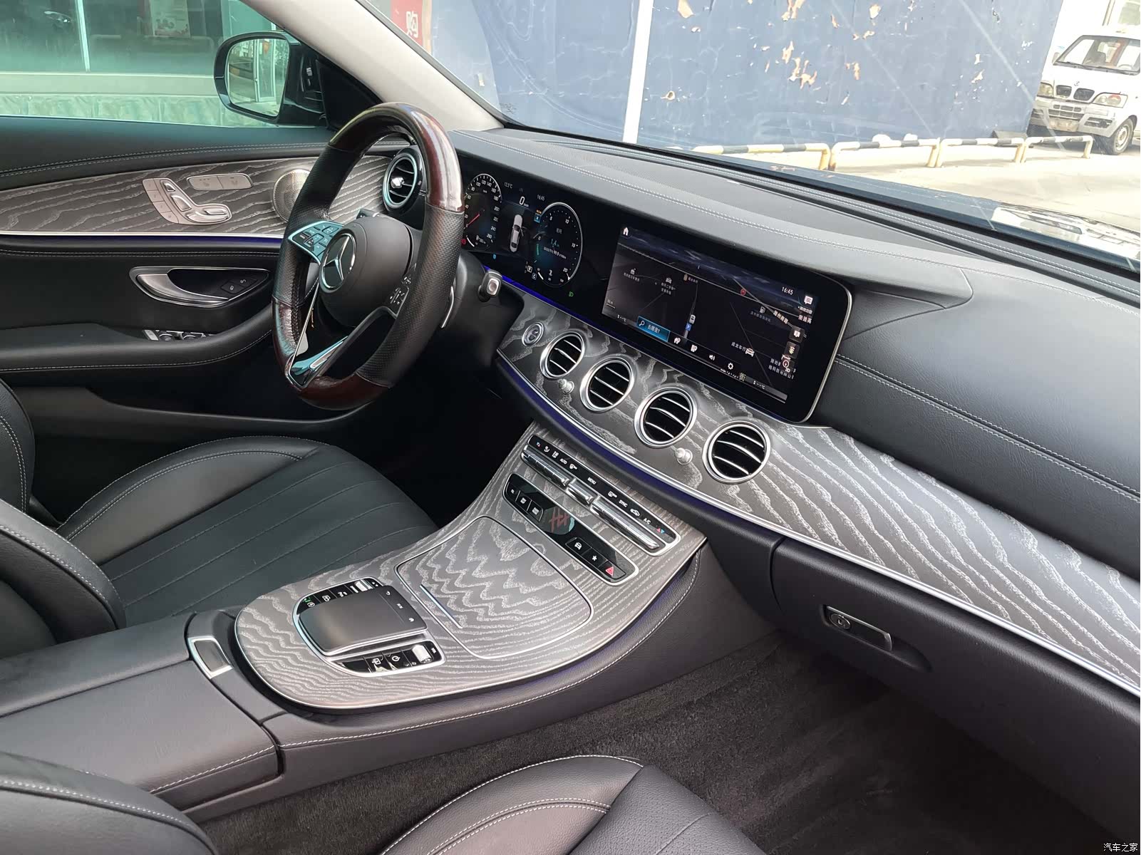 Mercedes-Benz E-Class, 2022 14
