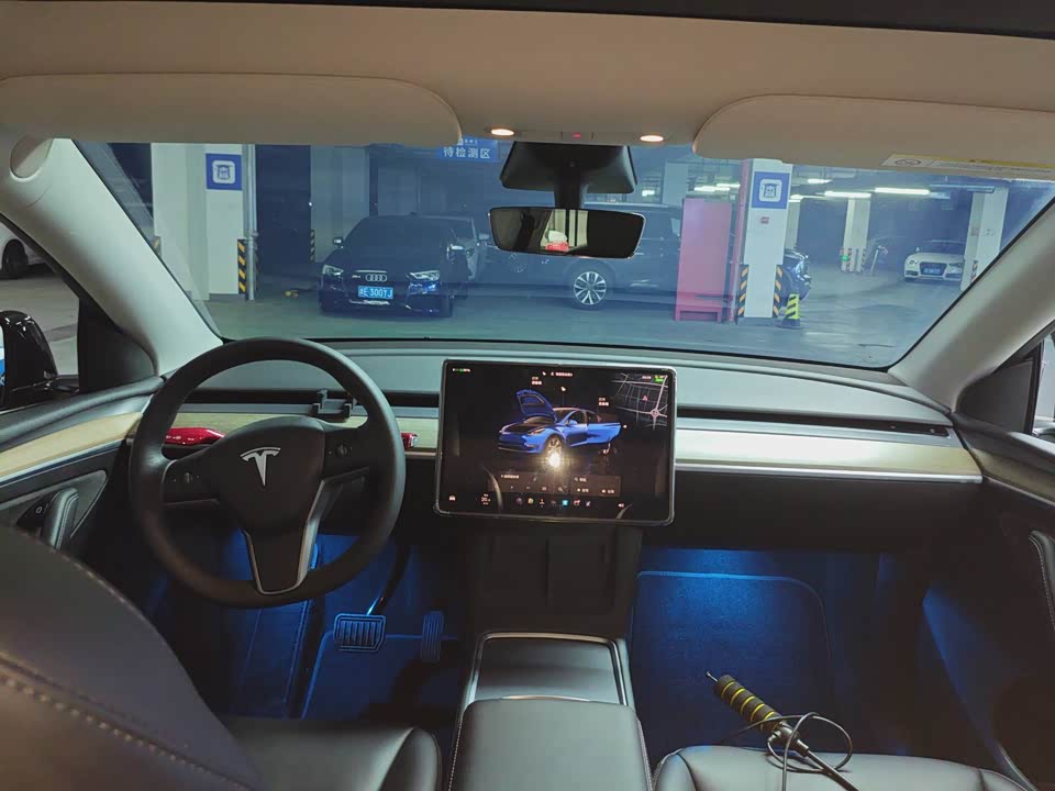 Tesla Model Y Tesla Model Y