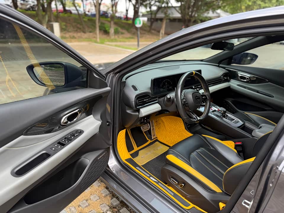 Trumpchi Shadow Leopard