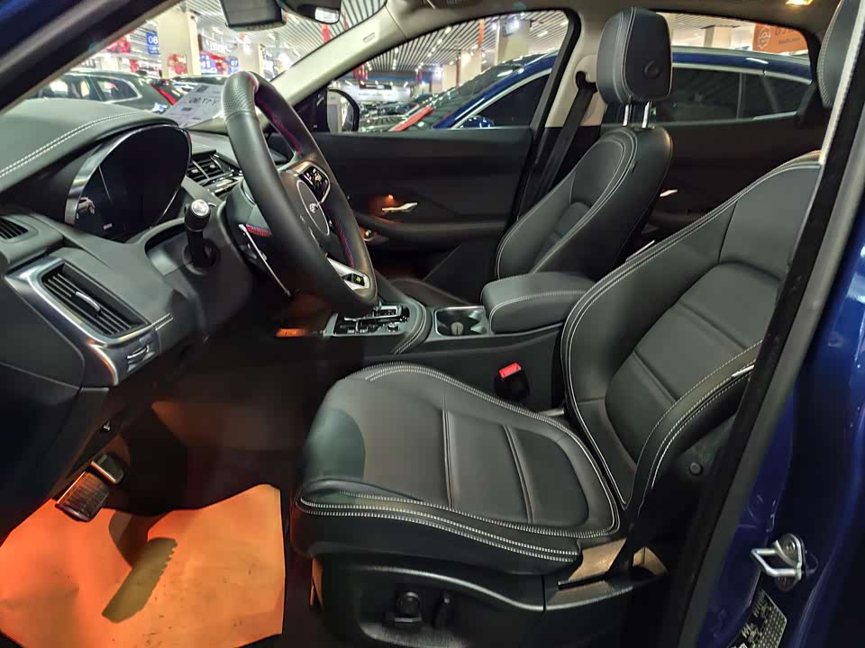 Jaguar E-PACE Jaguar E-PACE