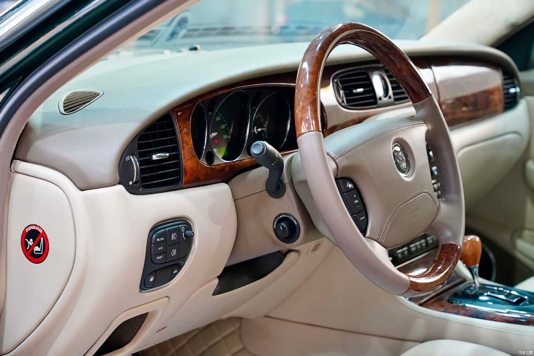 Jaguar XJ, 2004 14