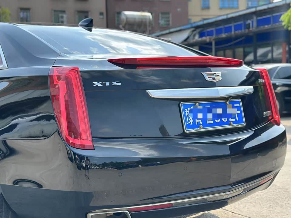 Cadillac XTS