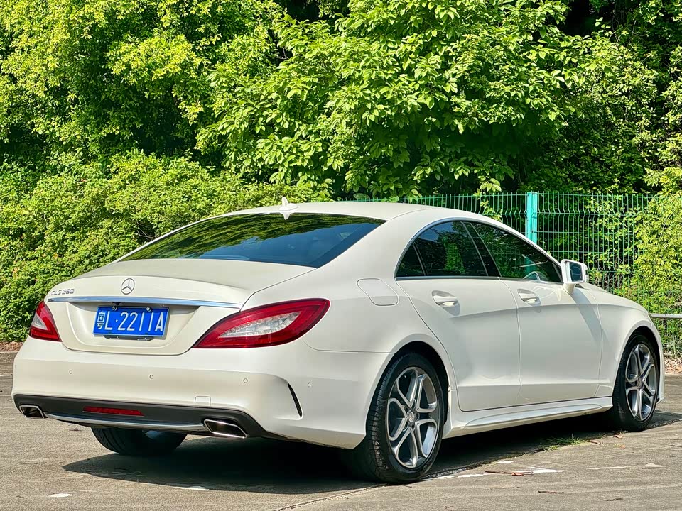 Mercedes-Benz CLS Mercedes-Benz CLS