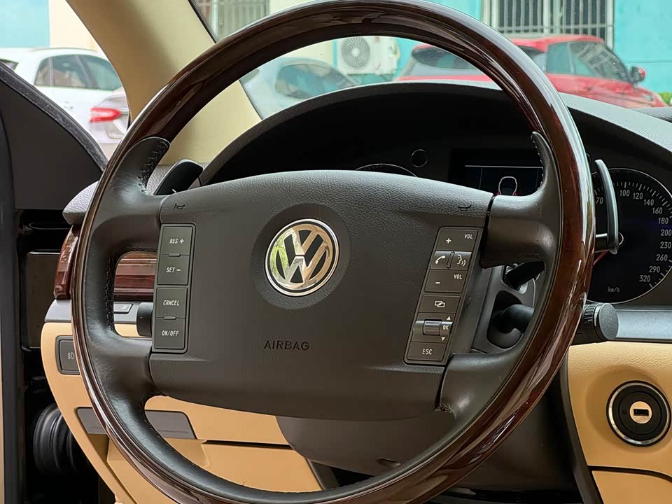 Volkswagen Phaeton