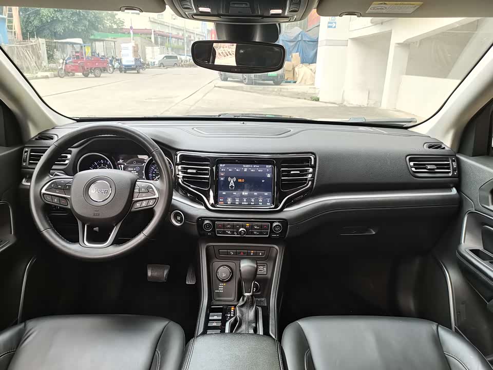 Jeep Grand Commander