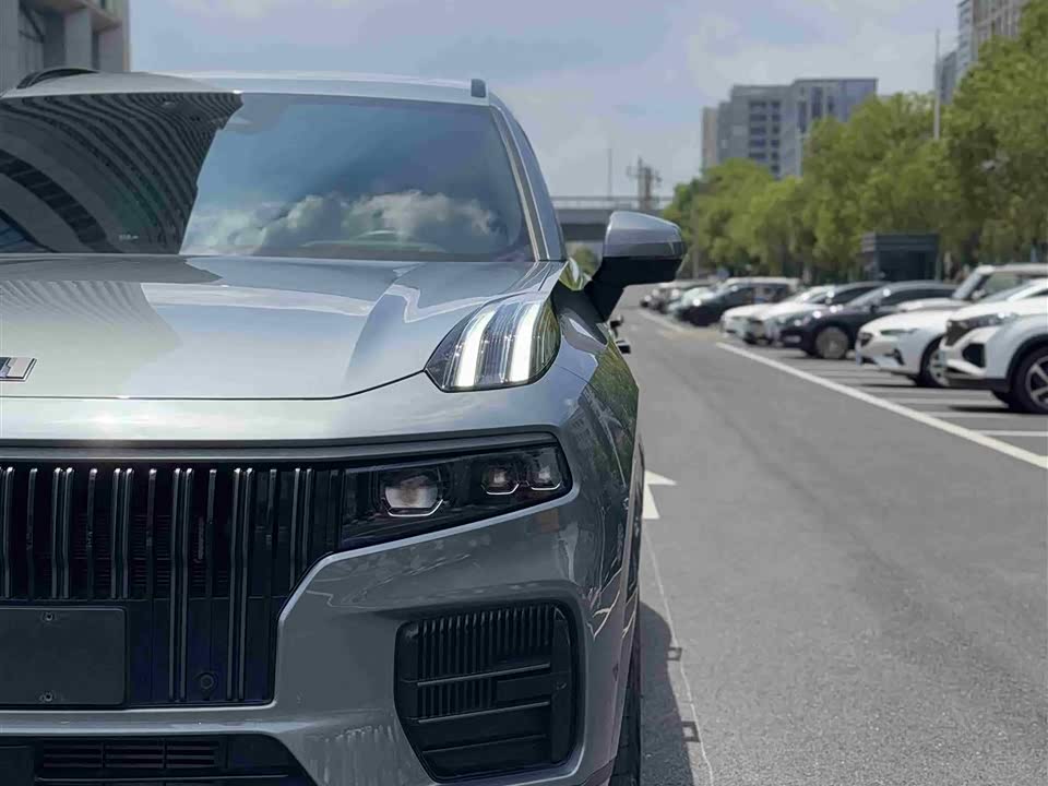 Lynk & Co 09