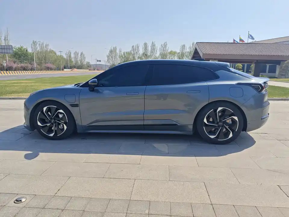 Zeekr 001