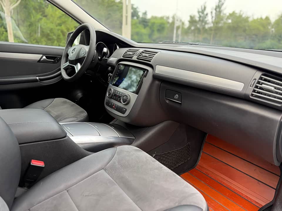 Mercedes-Benz R-class