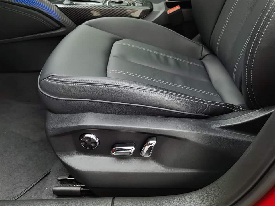 Audi Q2L Audi Q2L