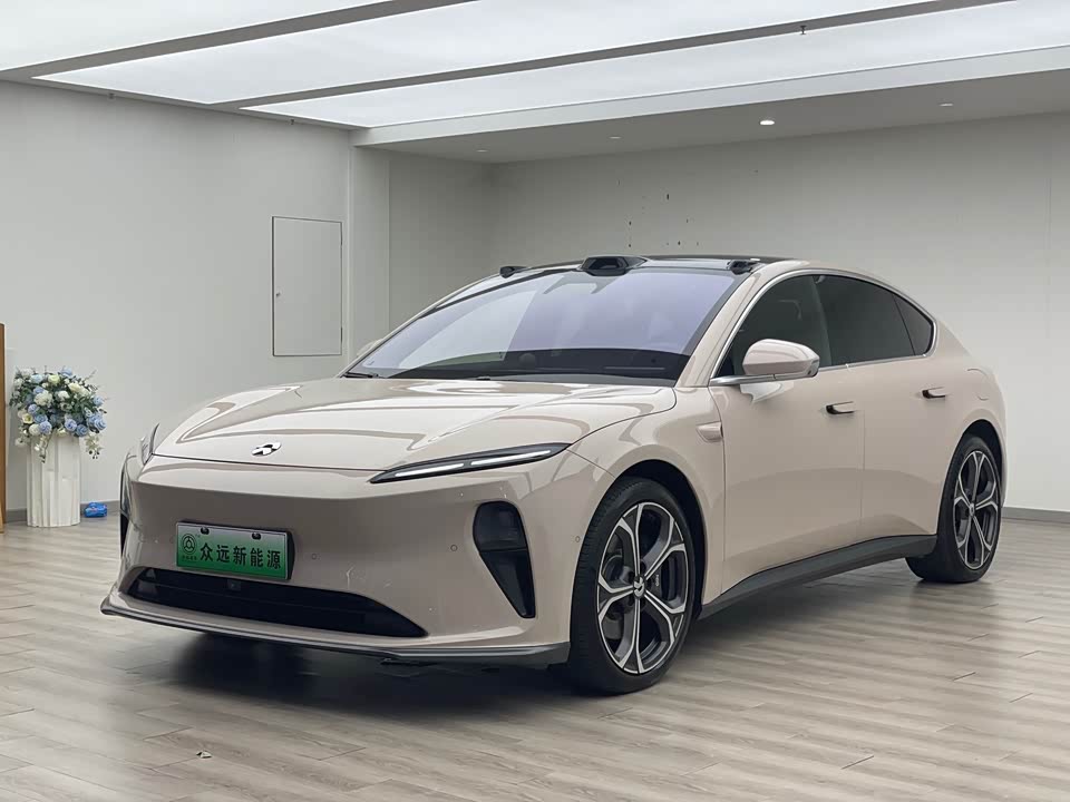 NIO ET5