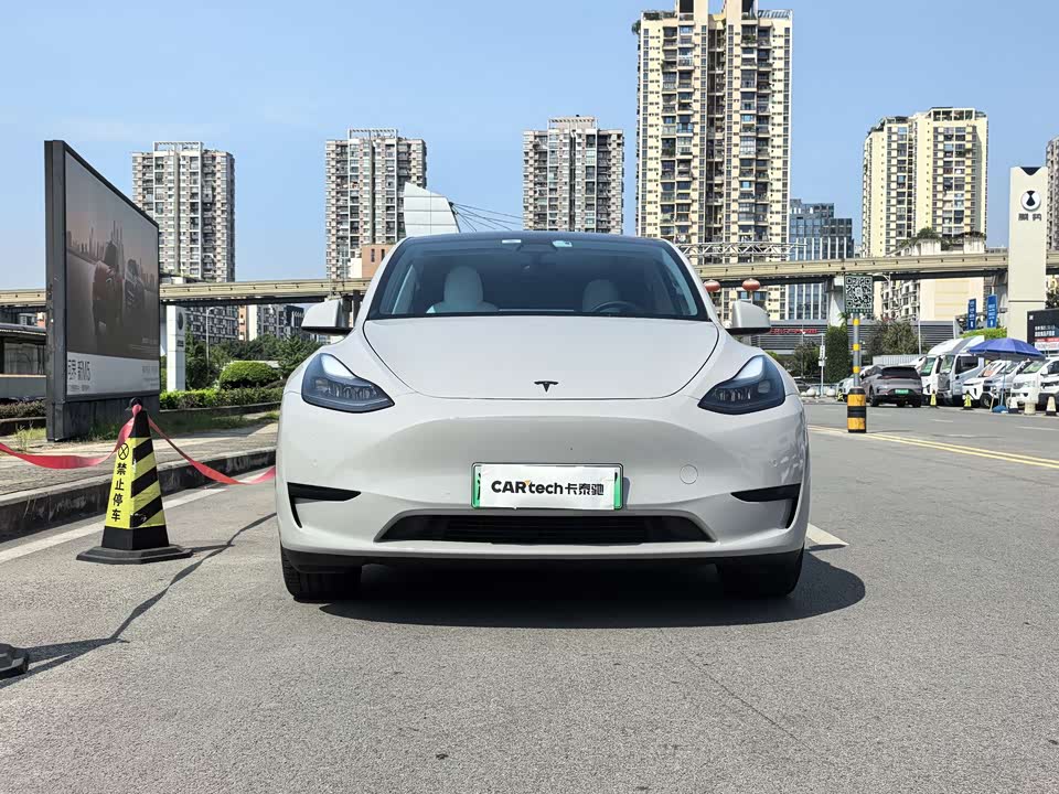 Tesla Model Y Tesla Model Y