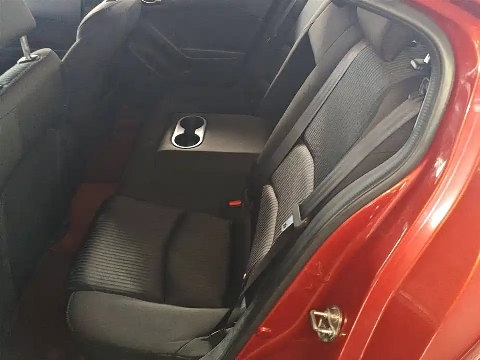 Mazda 3 Angkesaila
