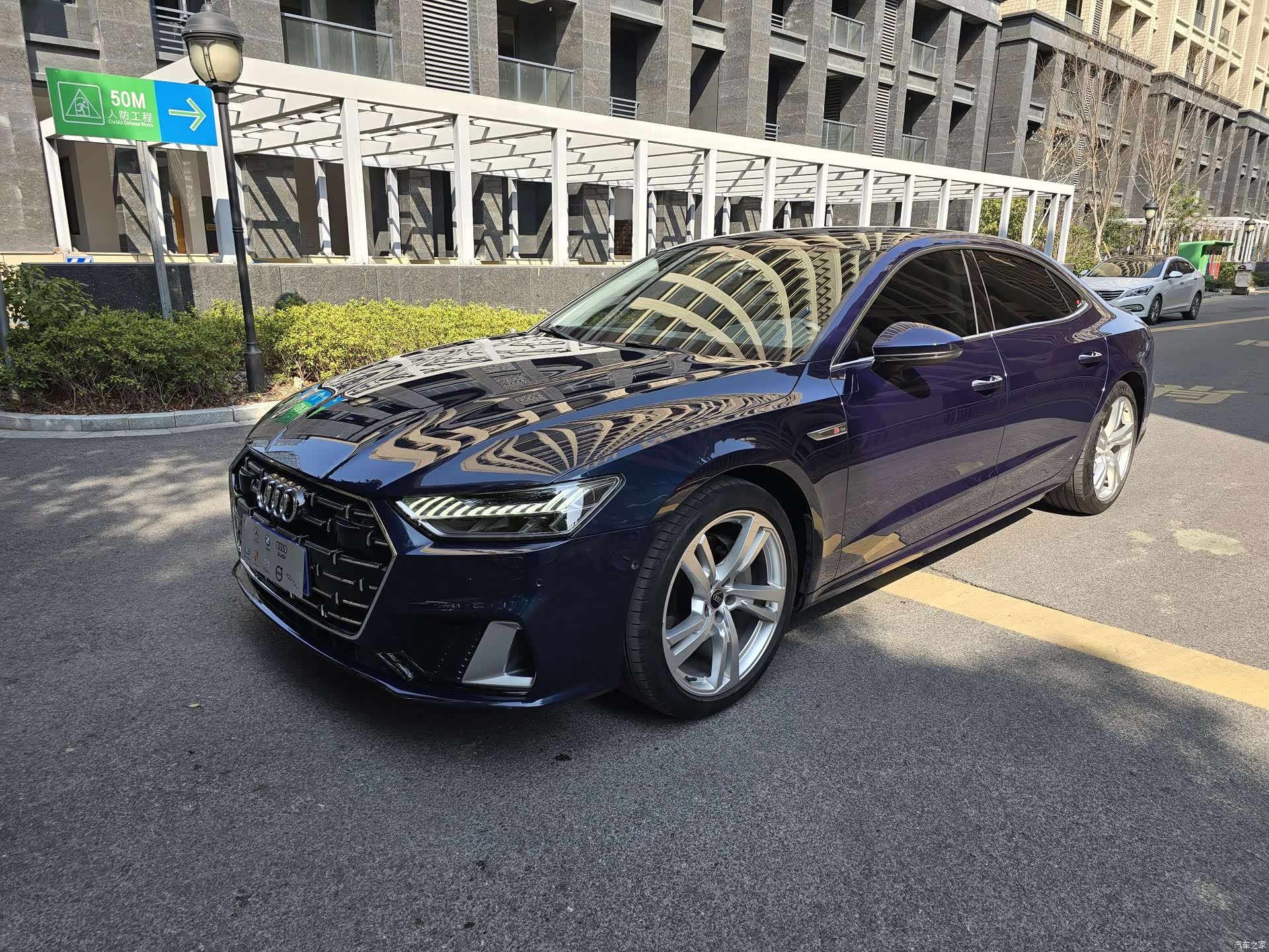 Audi A7L, 2024 1