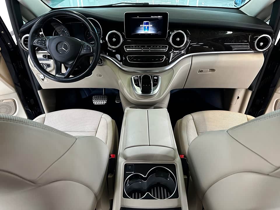 Mercedes-Benz V-class