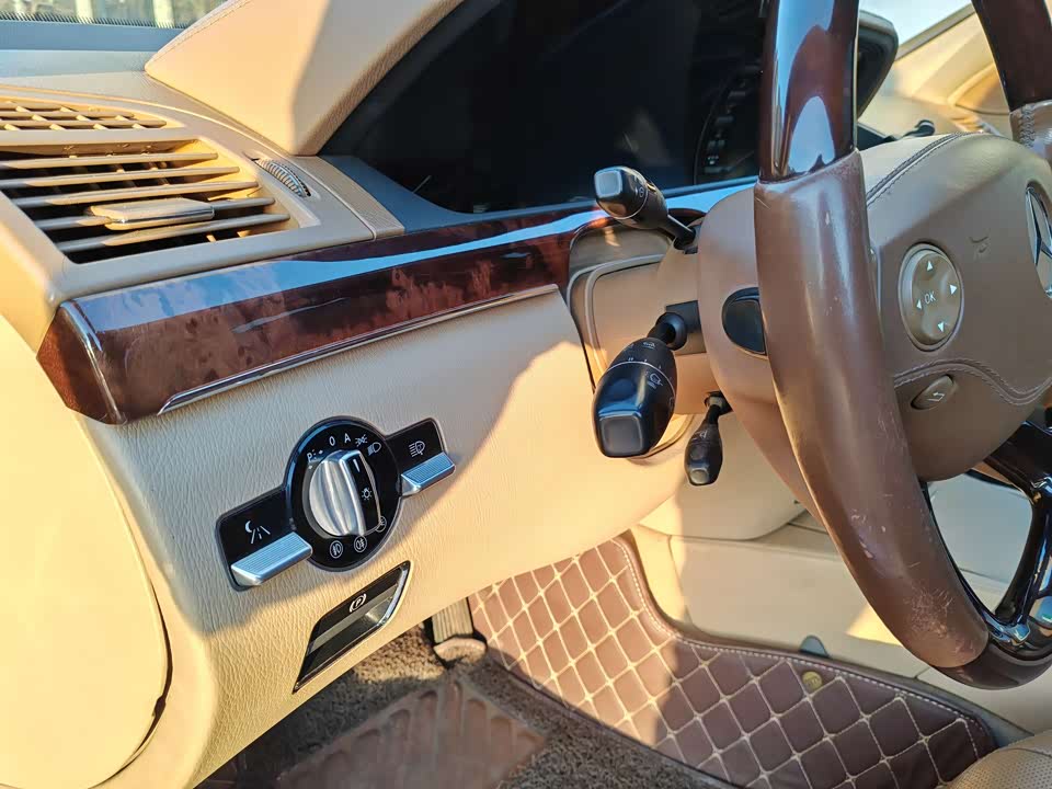 Mercedes-Benz S-class Mercedes-Benz S-class
