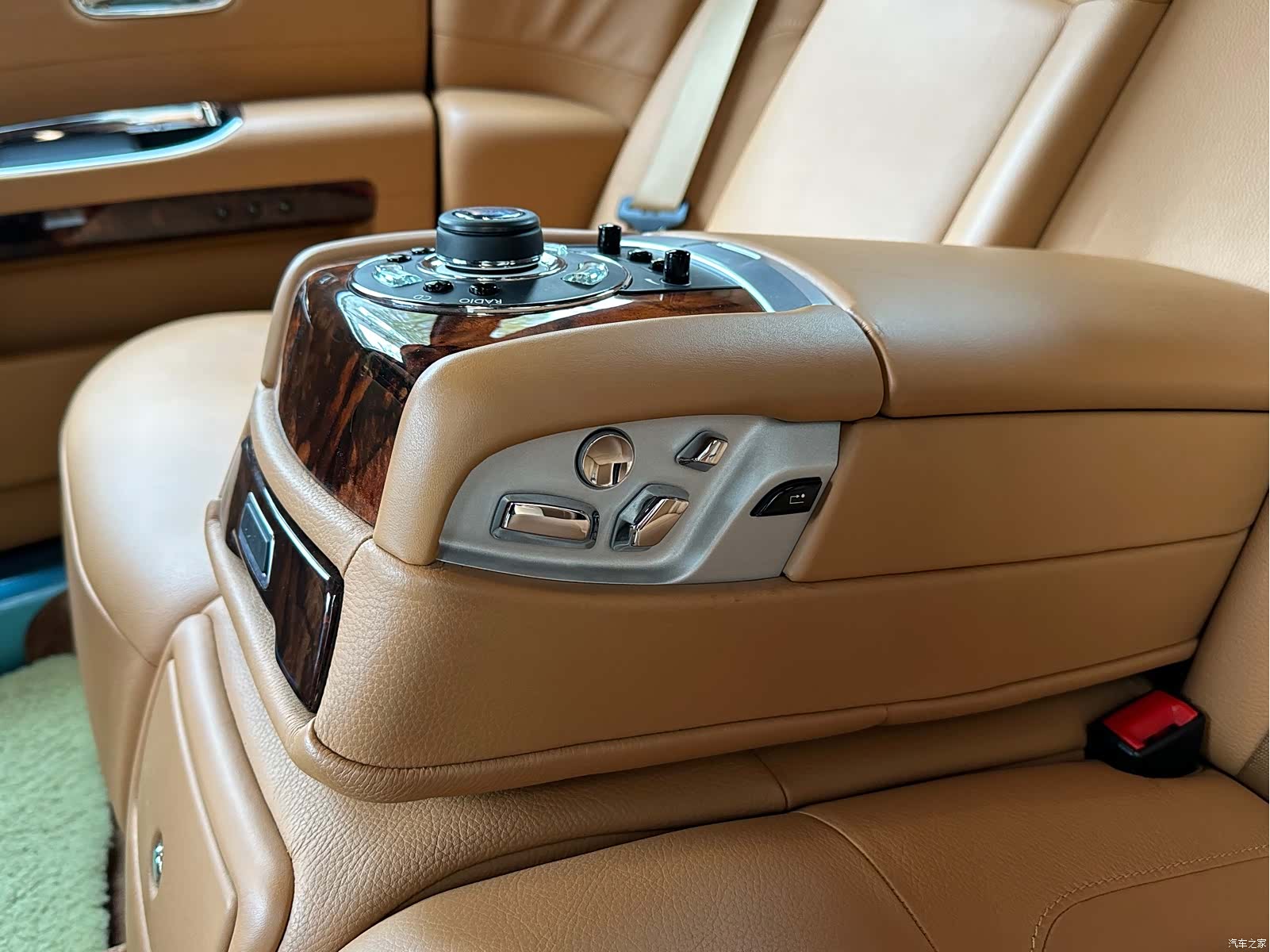 Rolls-Royce Ghost, 2012 10