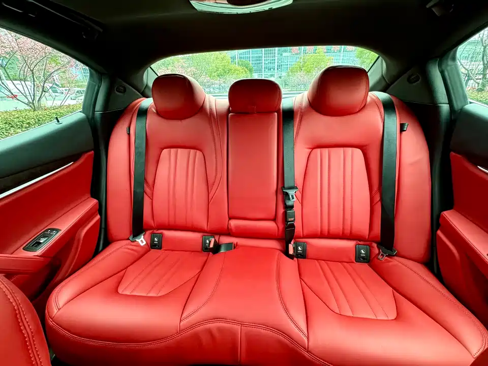 Maserati Ghibli Maserati Ghibli