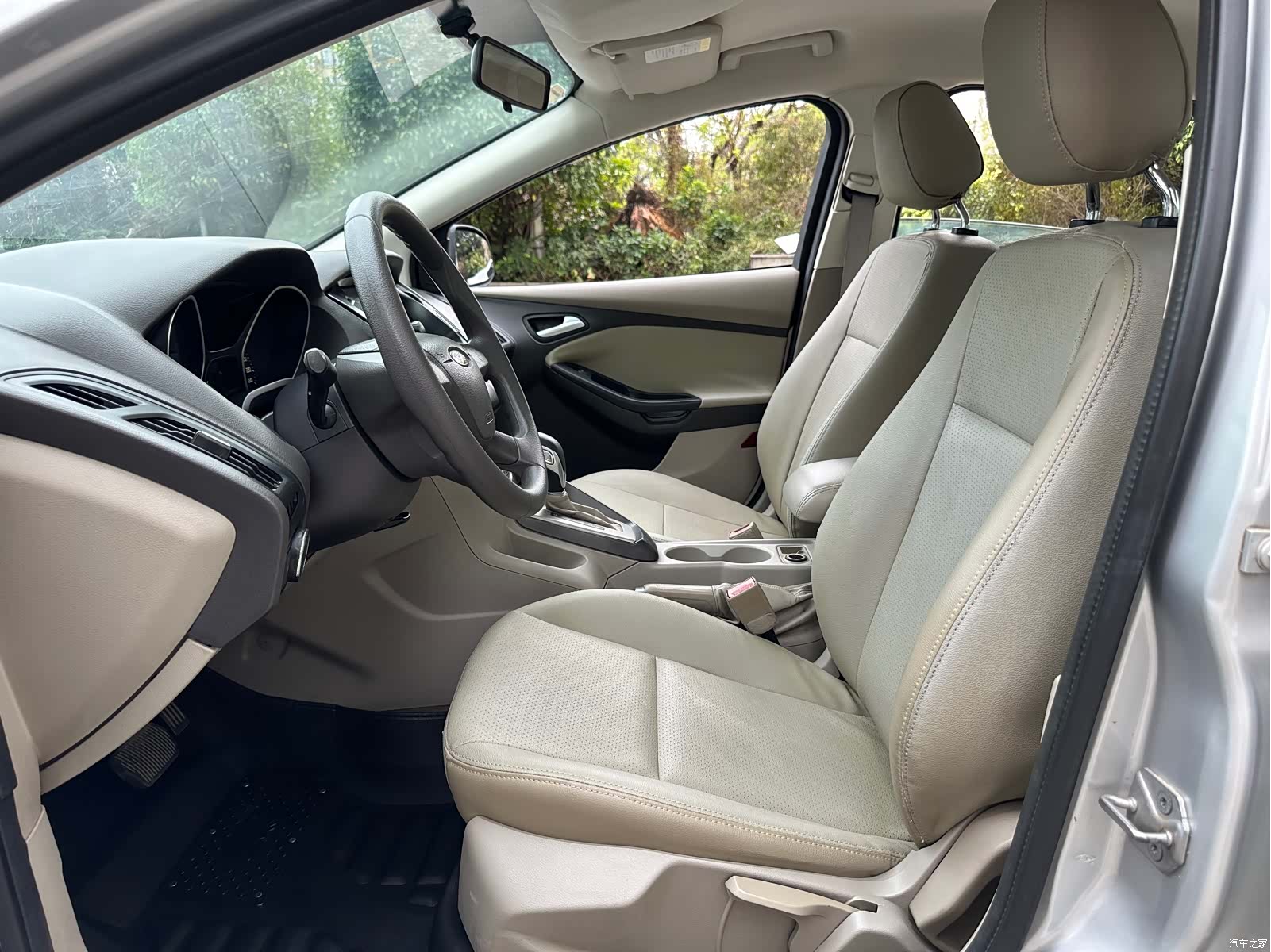 Ford Focus, 2013 9