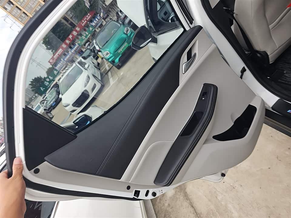 BYD Yuan Pro BYD Yuan Pro
