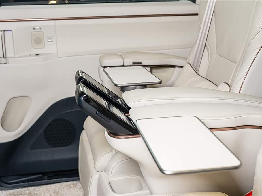 Lexus LM Lexus LM