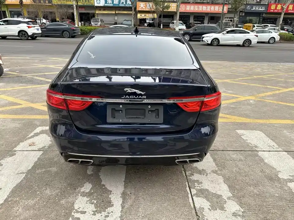 Jaguar XFL