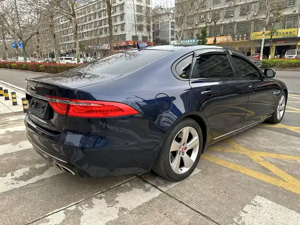 Jaguar XFL