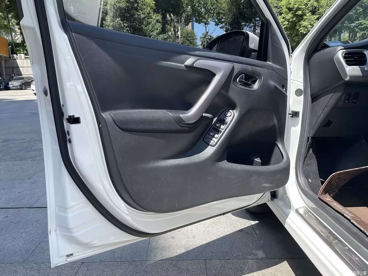 Peugeot 301, 2016 22