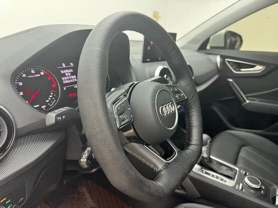 Audi Q2L