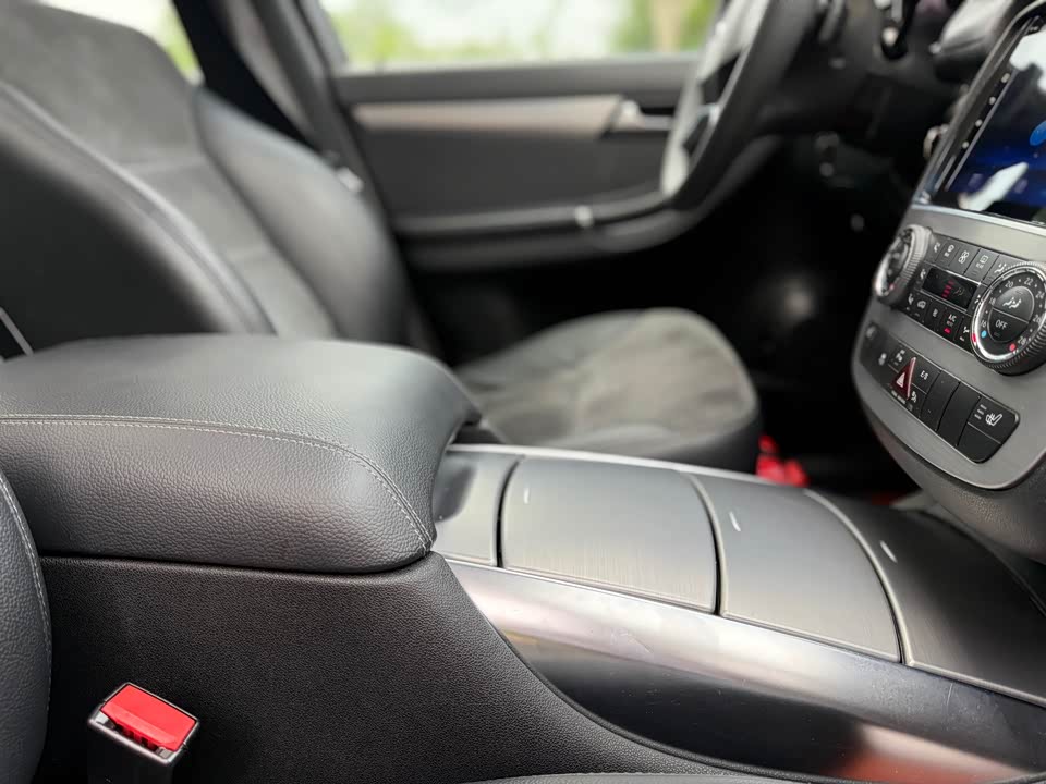 Mercedes-Benz R-class