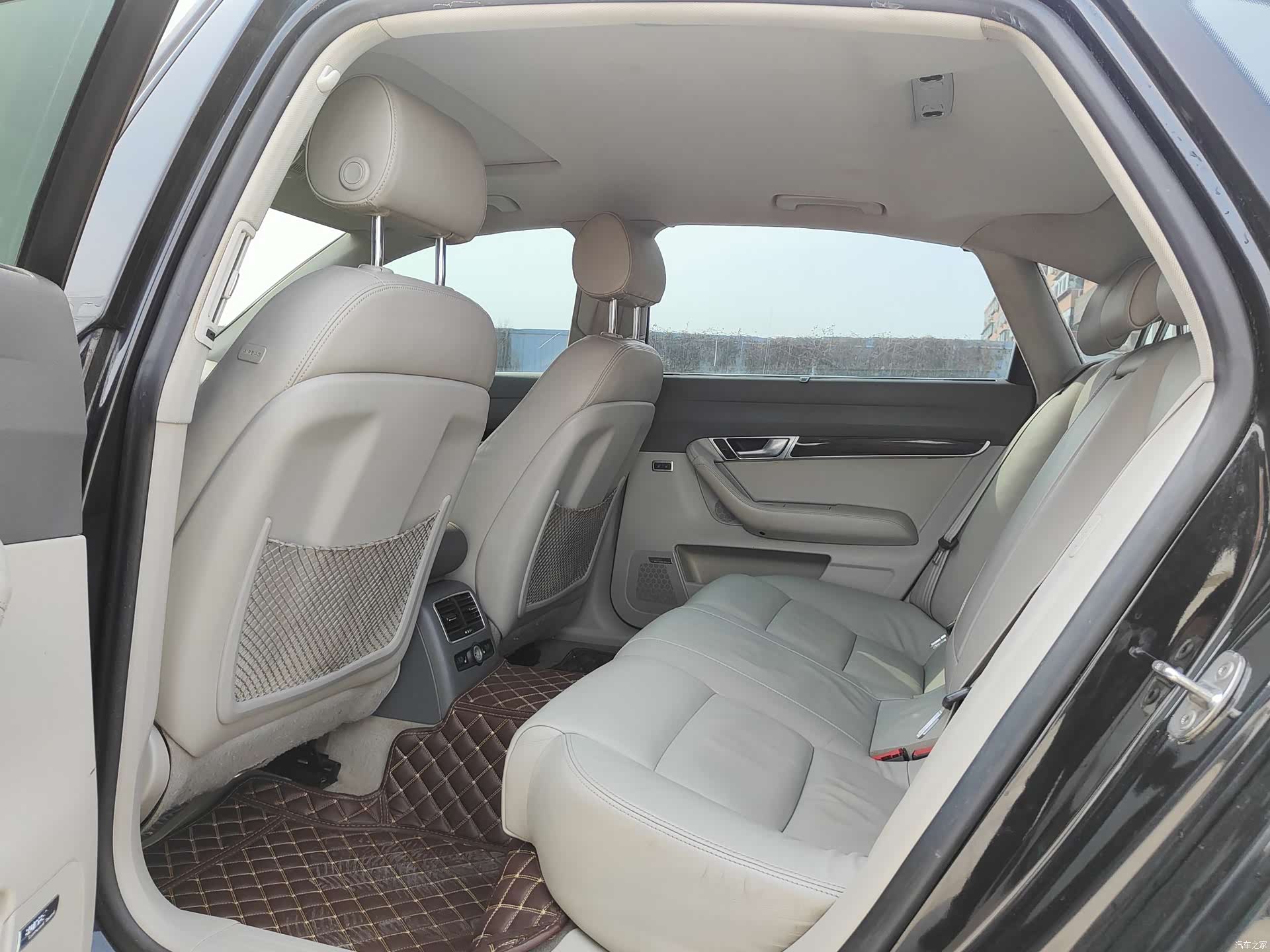 Audi A6L, 2011 13