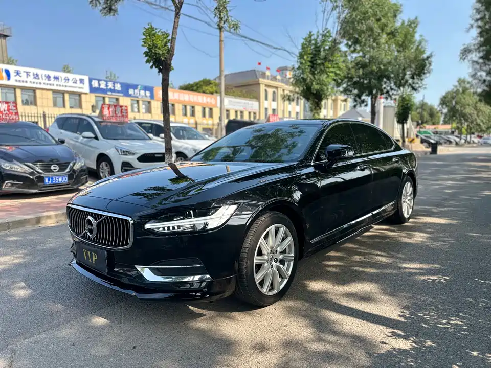 Volvo S90