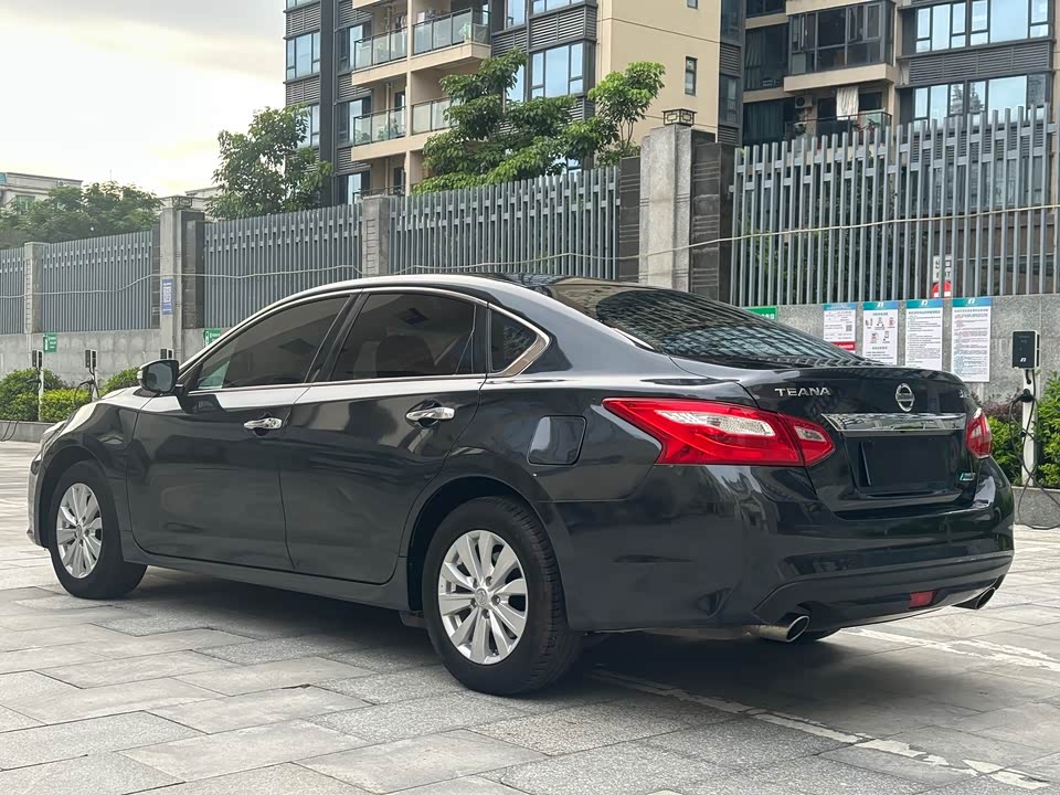 Nissan Teana
