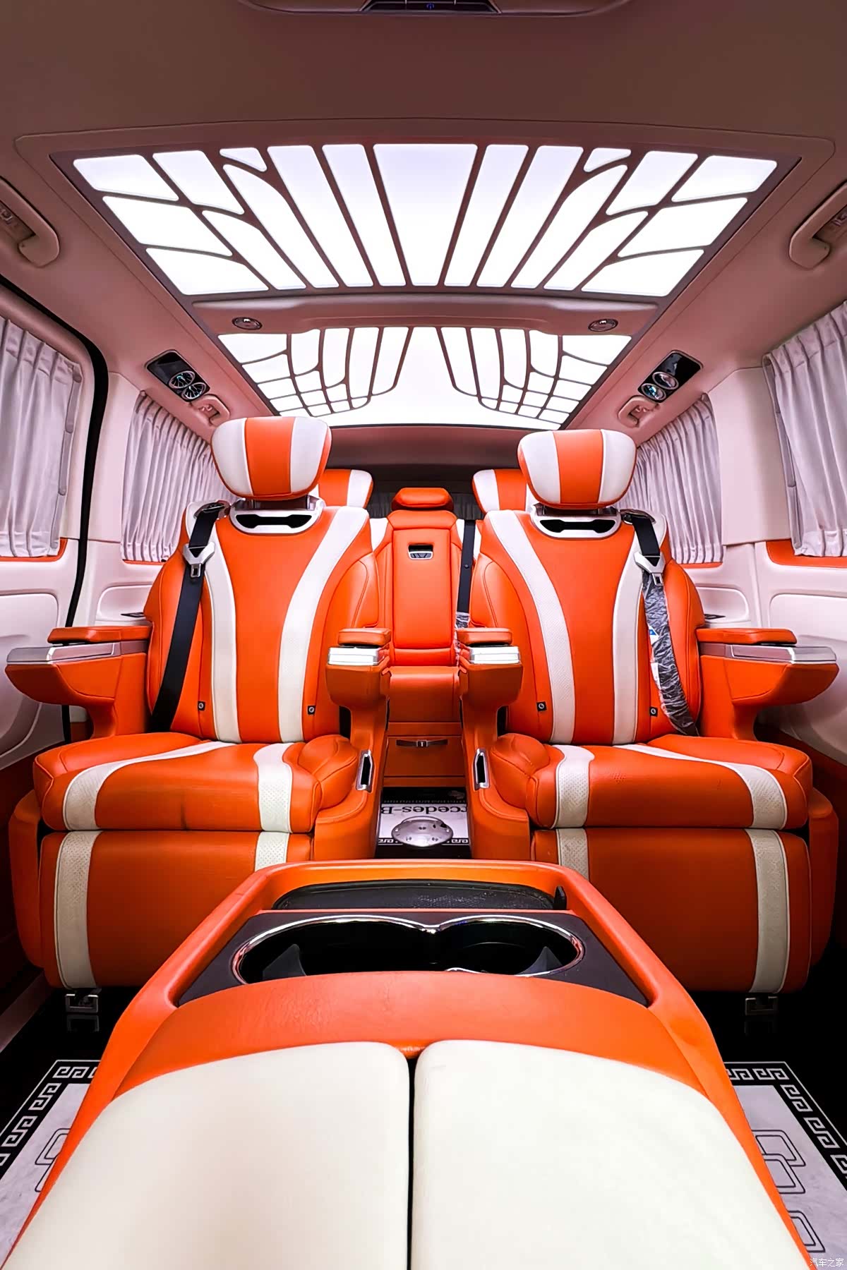 Mercedes-Benz 7, 2024 20