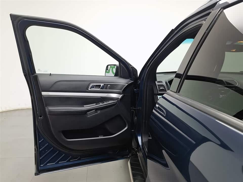 Ford Explorer Ford Explorer