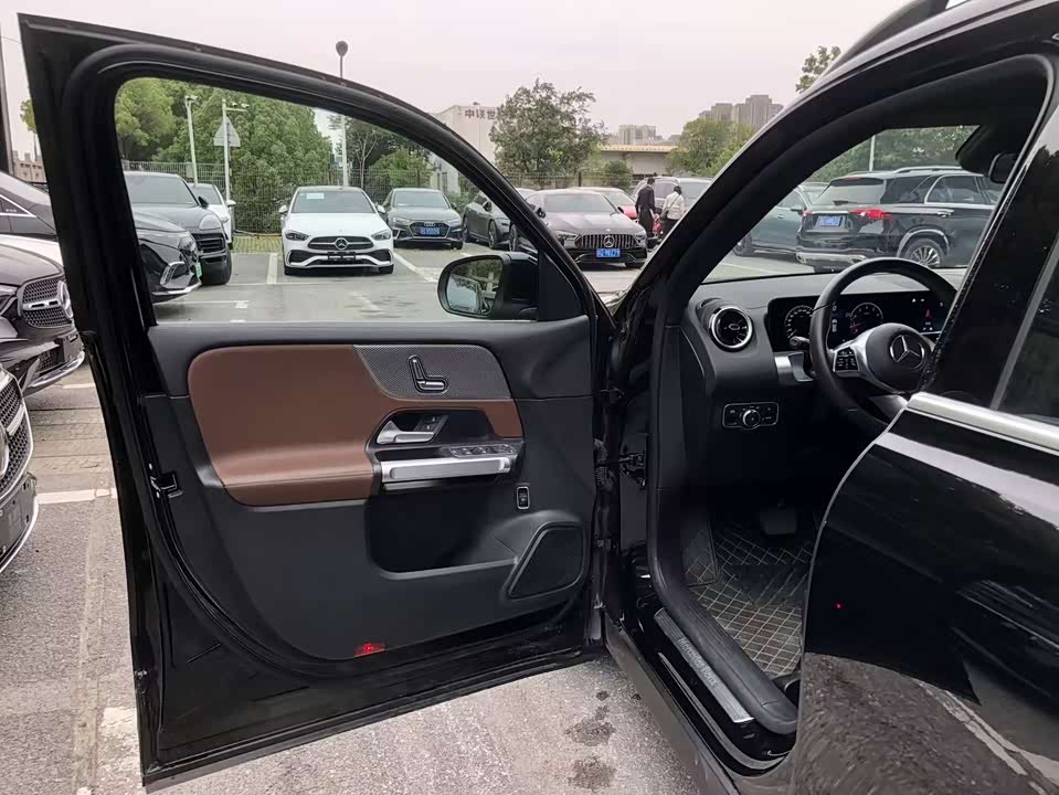 Mercedes-Benz GLB Mercedes-Benz GLB