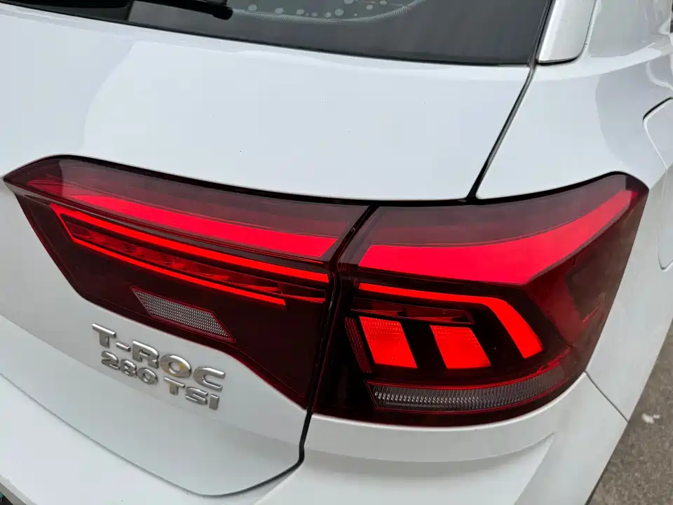 Volkswagen T-ROC exploring Songs