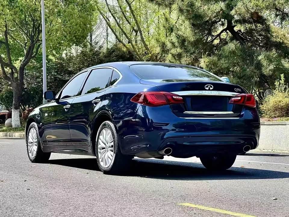 Infiniti Q70 Infiniti Q70