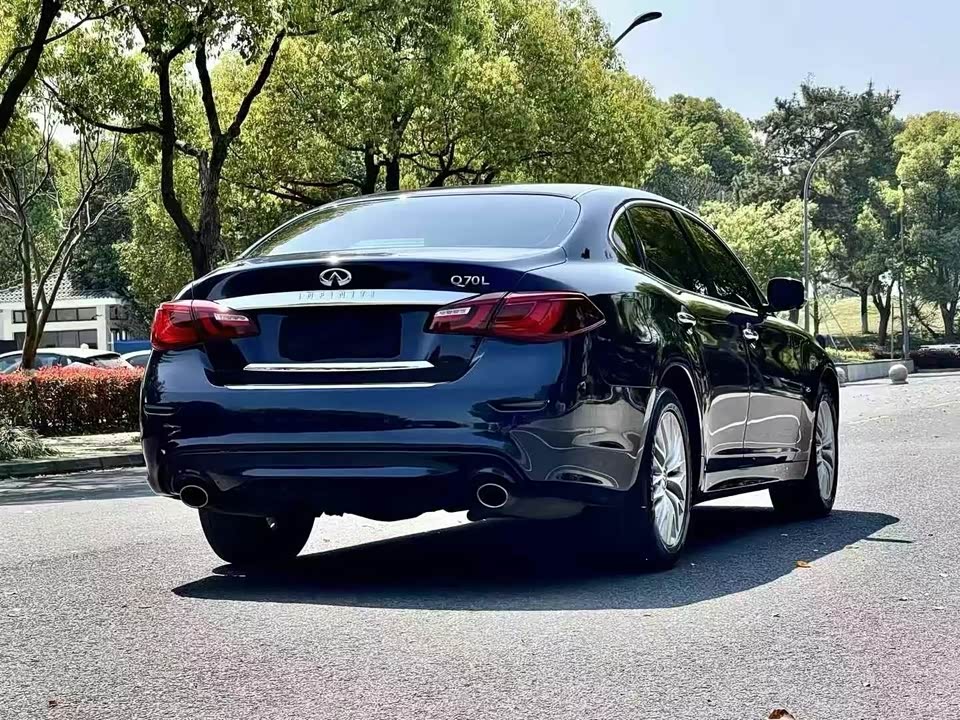 Infiniti Q70 Infiniti Q70