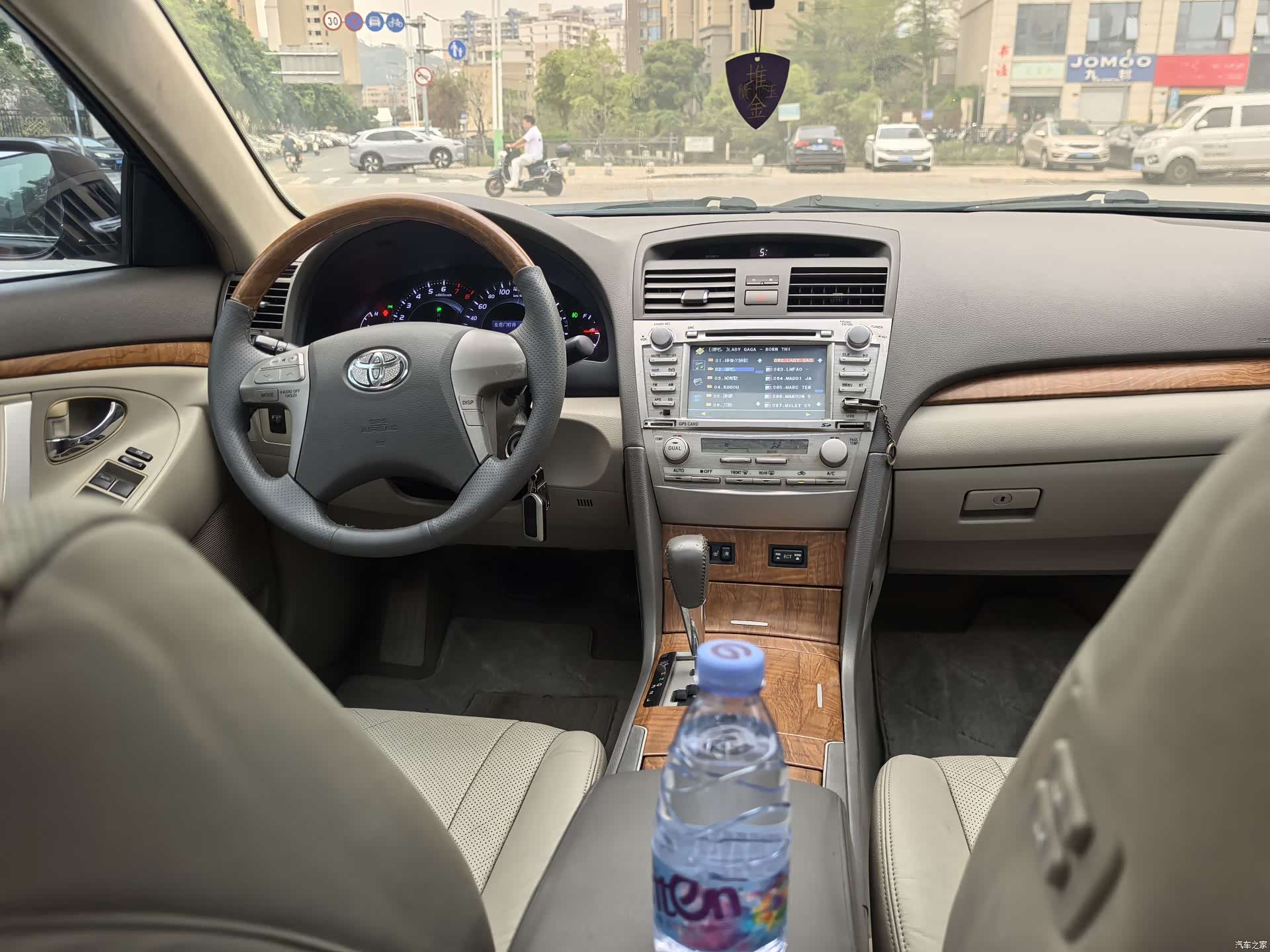 Toyota Camry, 2011 7