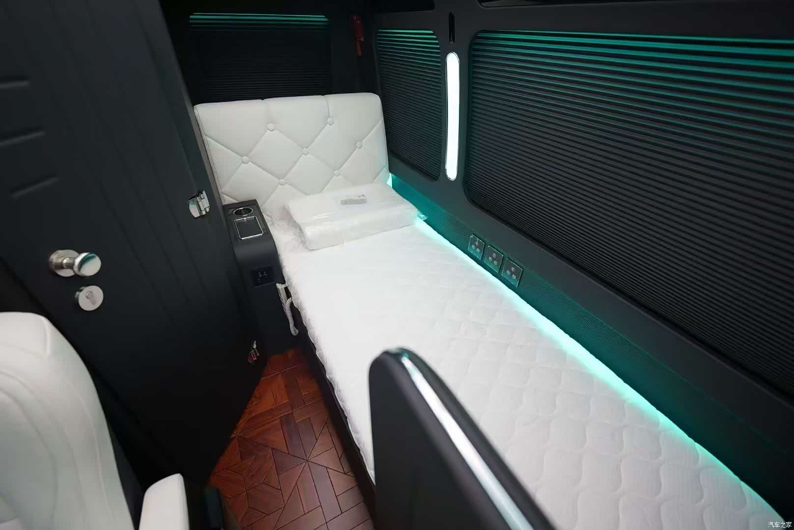 Toyota Coaster, 2023 все фото