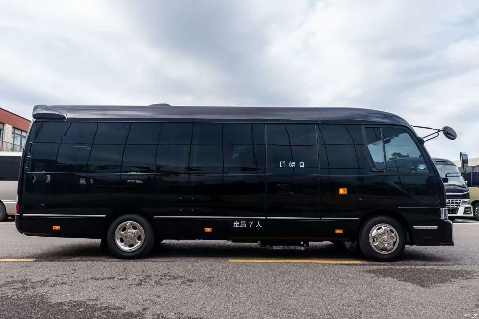 Toyota Coaster, 2023 17
