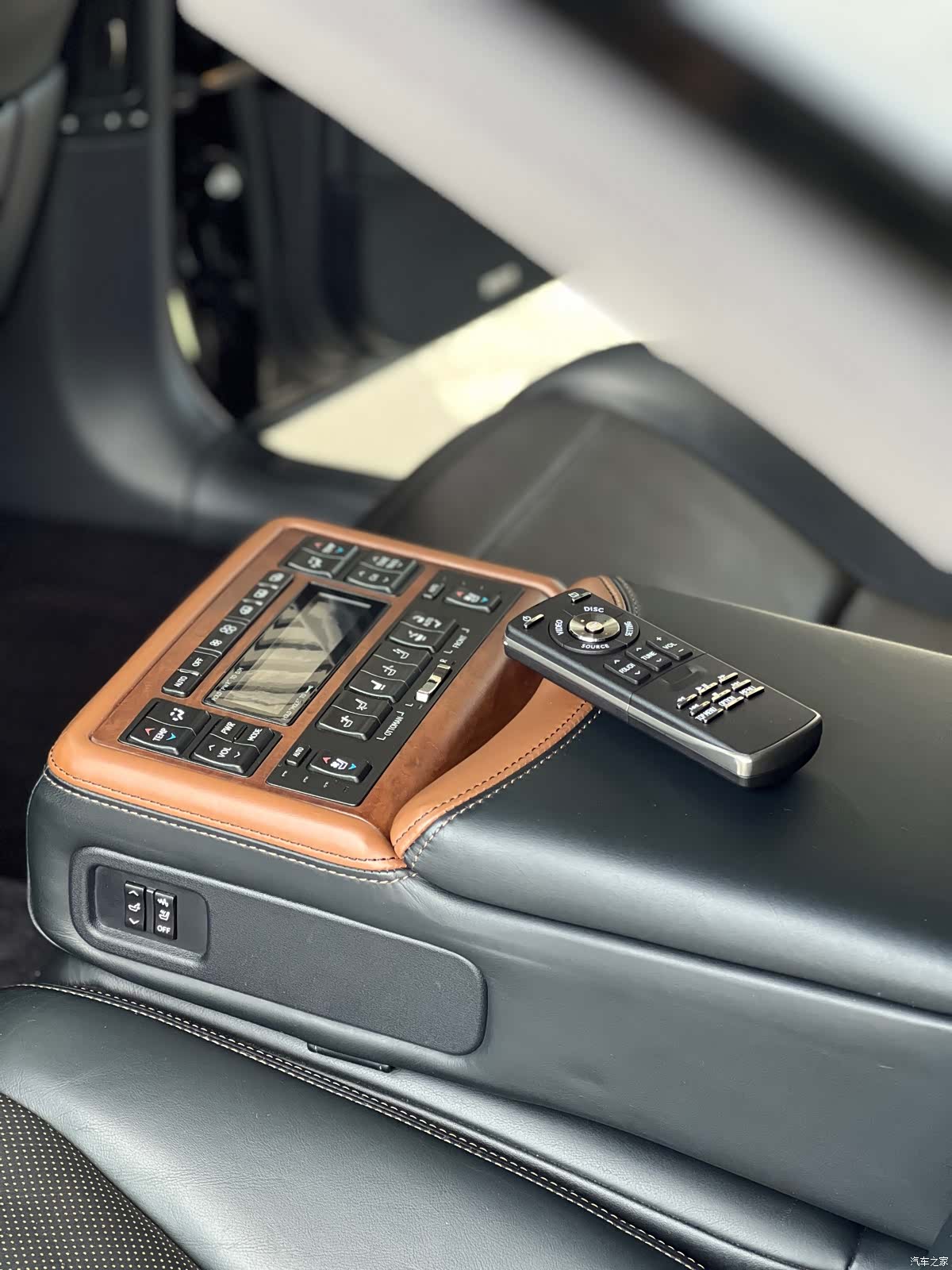 Lexus LS, 2013 27