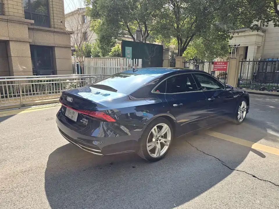 Audi A7L