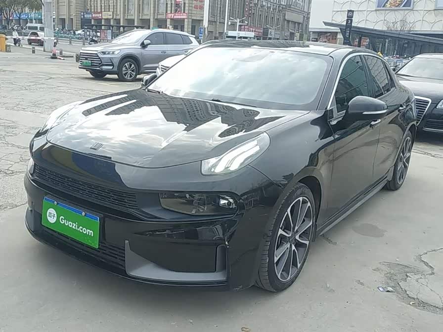 Lynk & Co 03