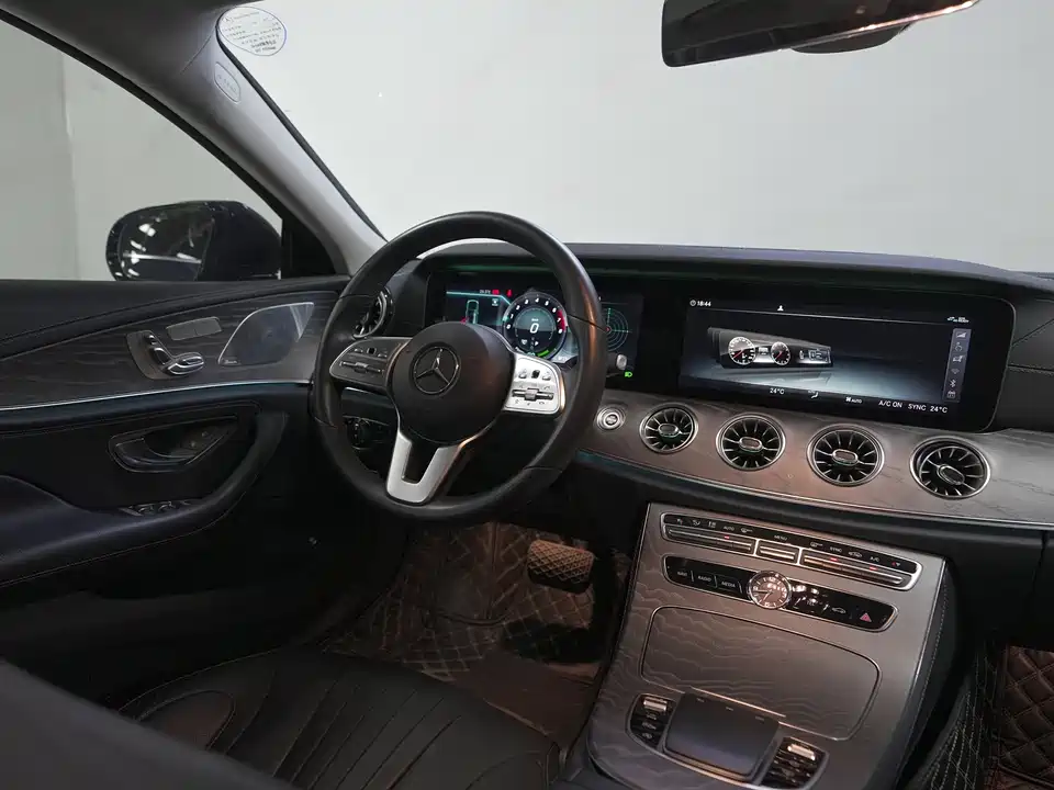 Mercedes-Benz CLS