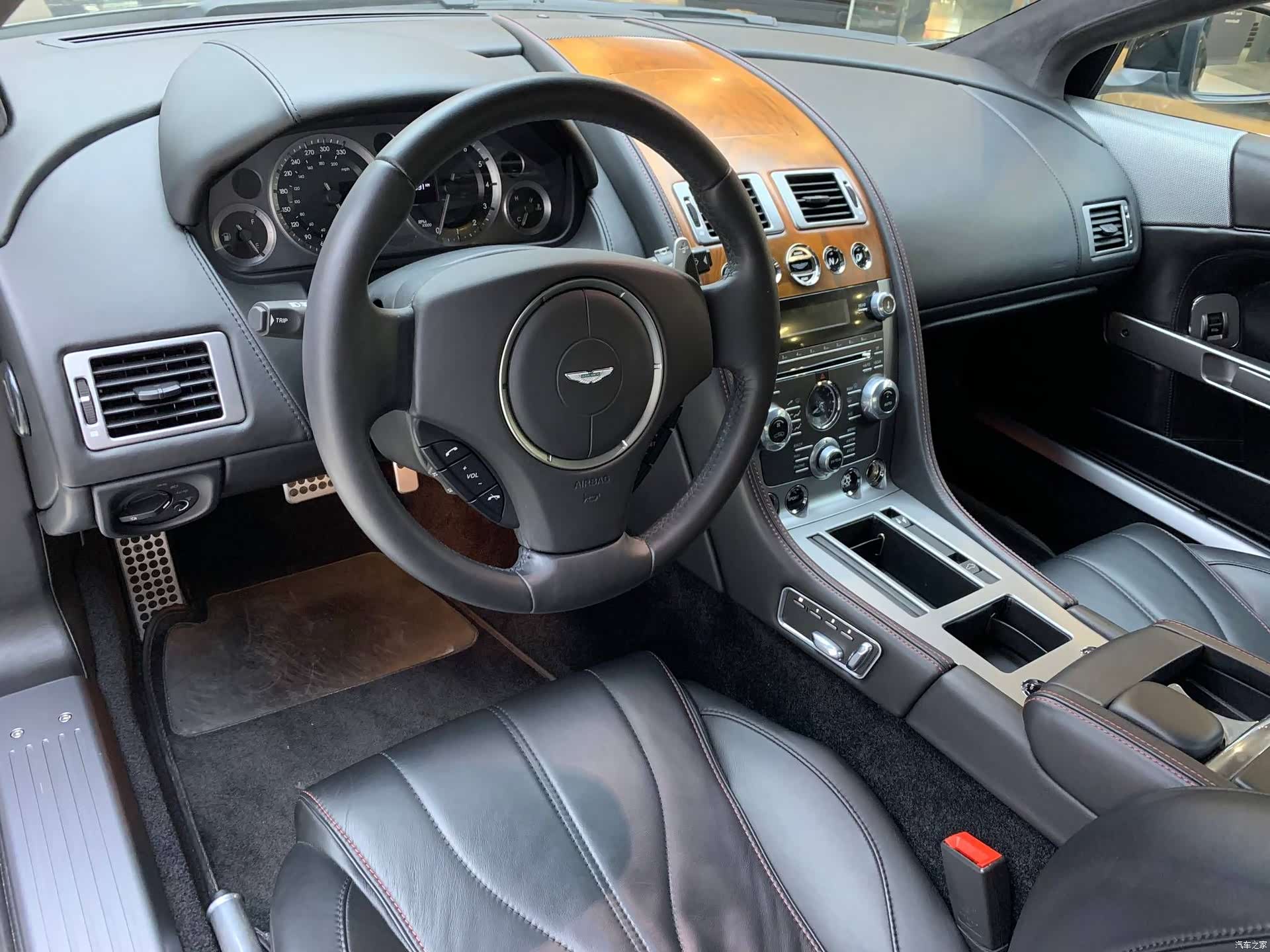 Aston Martin DB9, 2014 все фото