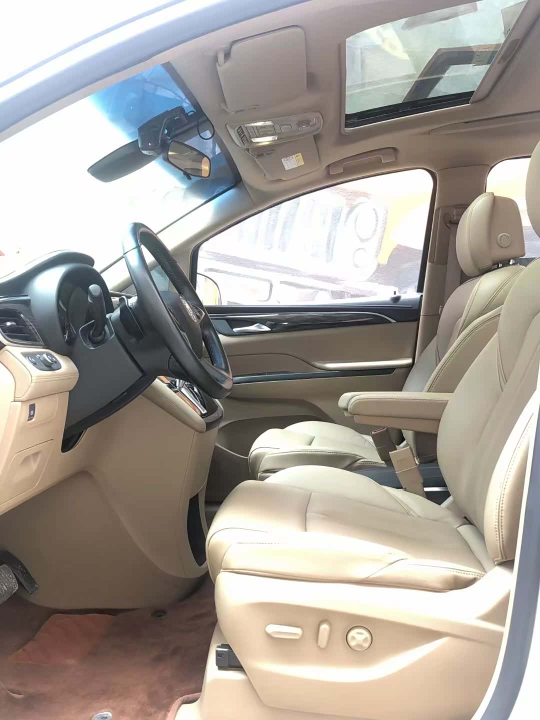 Buick GL8, 2020 6