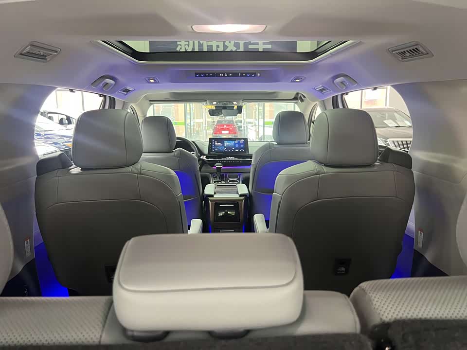 Toyota Grevia Toyota Grevia