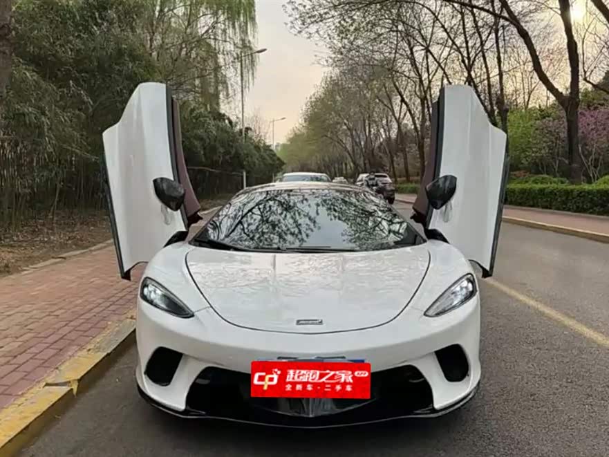 McLaren GT
